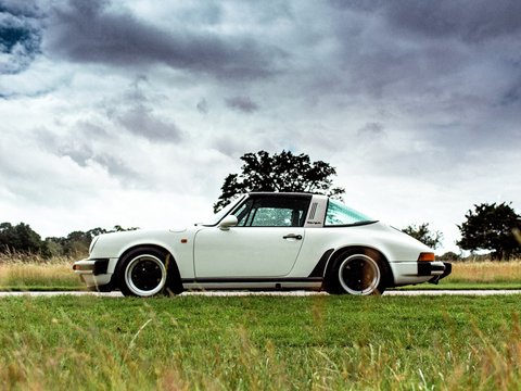 Porsche 911 CARRERA 3.2 TARGA 65
