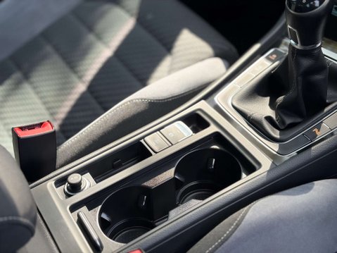 Volkswagen Golf 1.5 Golf R-Line TSi Evo 5dr 22