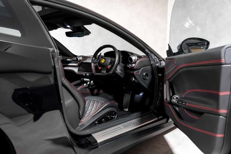Ferrari GTC4 Lusso V12. WARRANTY. CARBON FIBRE INTERIOR. PANORAMIC ROOF. PASSENGER DISPLAY. 13