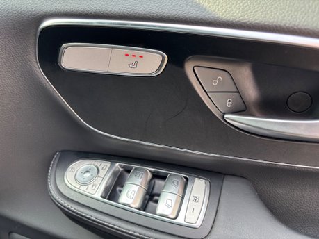 Mercedes-Benz V Class 2.0 V300d AMG Line MPV 5dr Diesel G-Tronic+ Euro 6 (s/s) LWB (237 ps) 27