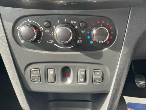 Dacia Sandero Stepway 1.5 dCi Laureate Euro 6 (s/s) 5dr 27