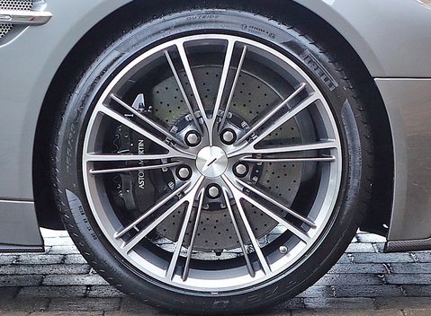 Aston Martin Vanquish 16