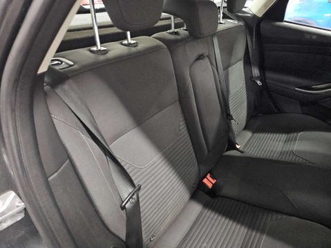 Ford Focus 1.0 Titanium 5dr 16