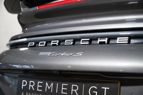 Porsche 911 TURBO S PDK. SPORTS CHRONO. HEATED & VENTILATED SEATS. PCCBS. LIFT. 35