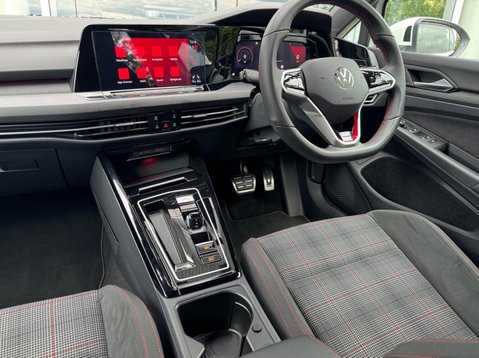 Volkswagen Golf GTI TSI DSG 28