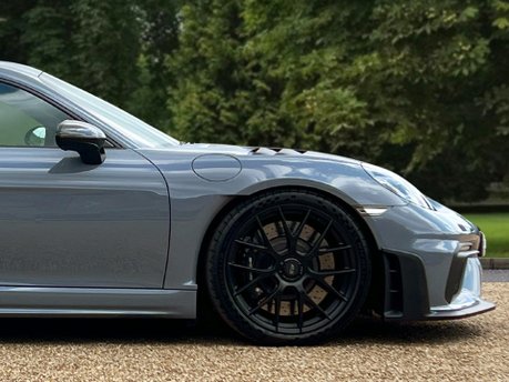 Porsche 718 CAYMAN GT4 RS PDK 13