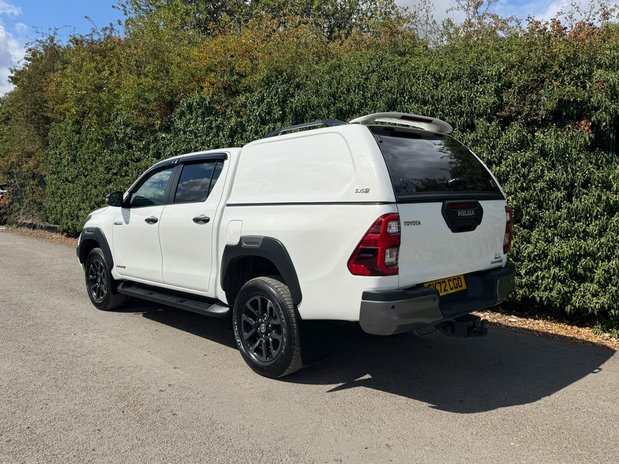 Toyota Hilux Invincible X | Auto | 2.8 LT | Double Cab | Sensors | EURO 6 | NO VAT 6