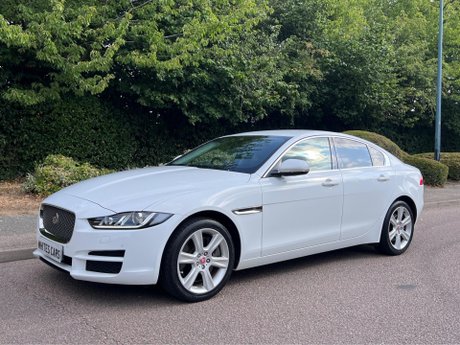 Jaguar XE 2.0i Portfolio Auto AWD Euro 6 (s/s) 4dr 62