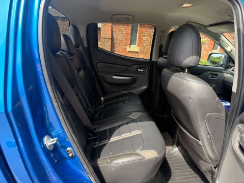 Mitsubishi L200 2.4 L200 Barbarian DI-D Auto 4WD 21