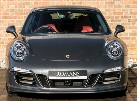 Porsche 911 (991) Carrera GTS 4