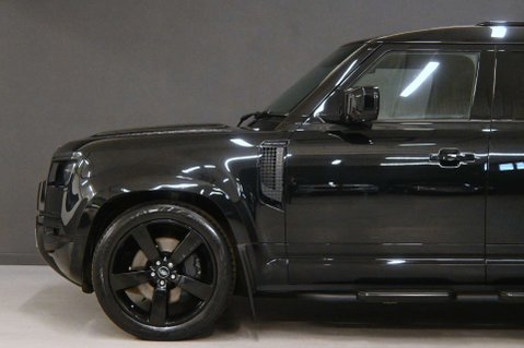 Land Rover Defender 3.0 Defender X-Dynamic HSE D MHEV A 4WD 5dr 39