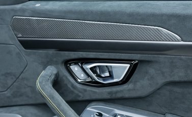 Lamborghini Urus Performante 31
