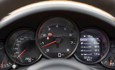 Porsche 911 (991.2) Carrera T 16