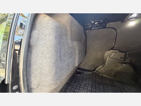 Ford Transit Courier SPORT 13