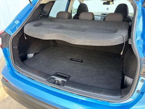 Nissan Qashqai 1.3 Qashqai N-Connecta DiG-T 5dr 36