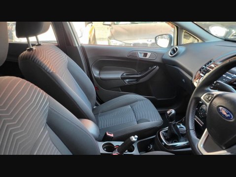 Ford Fiesta TITANIUM 32