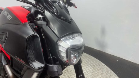 Ducati Diavel 1198 CARBON EDITION 24K 1 OWNER JUST SERVICED MOT APRIL 2027 44