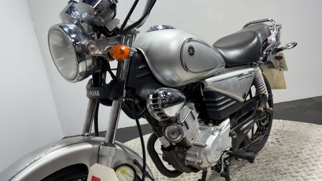 Yamaha YBR125 Custom 2012 ONLY 11K PROJECT BIKE SPARES OR REPAIR 125CC LEARNER 7