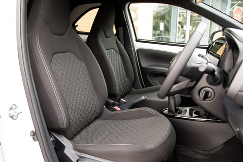 Toyota Aygo X VVT-I EDGE 21