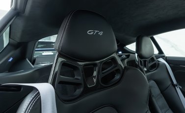 Porsche Cayman GT4 (718) 12