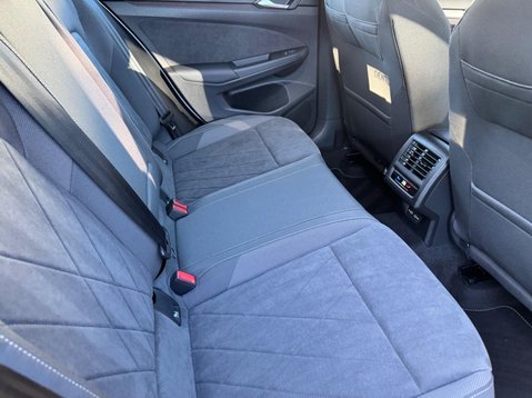 Volkswagen Golf STYLE ETSI DSG 21