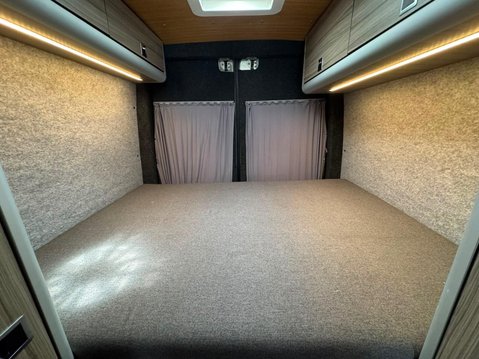 Mercedes-Benz Sprinter 12
