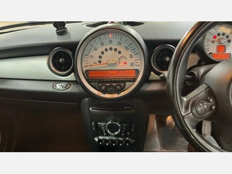 Mini Convertible 1.6 Cooper Euro 5 (s/s) 2dr 8