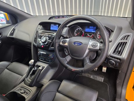 Ford Focus 2.0T EcoBoost ST-3 Hatchback 5dr Petrol Manual Euro 5 (s/s) (250 ps) 37