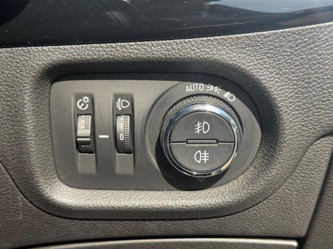 Vauxhall Astra 1.6 CDTi ecoFLEX SRi Nav Euro 6 (s/s) 5dr 9