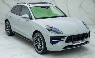 Porsche Macan S 8