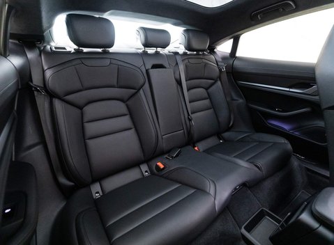 Porsche Taycan TURBO S 93KWH 9