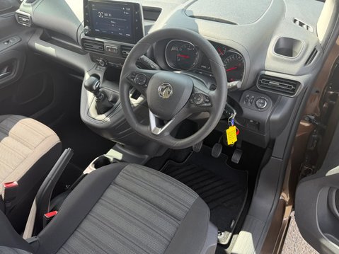 Vauxhall Combo Life 1.2 Turbo Energy 5dr 17