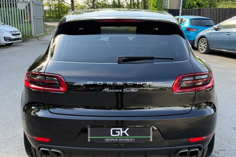 Porsche Macan TURBO PDK - TWO OWNERS -LANE ASSIST -20 INCH ALLOYS -APPLE CAR PLAY 9