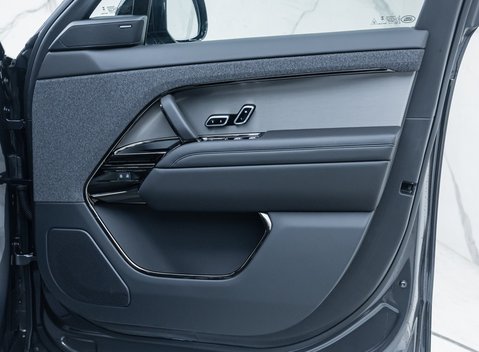 Land Rover Range Rover Sport D250 Edition 24