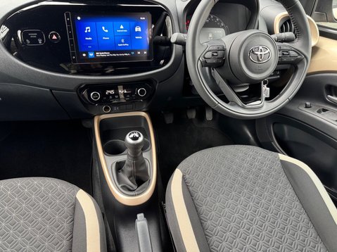 Toyota Aygo X VVT-I EDGE 16