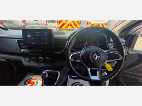 Renault Trafic ADVANCE EXTRA LL30 L2 H1 LWB 2.0 DCI 130ps SLATE GREY 9
