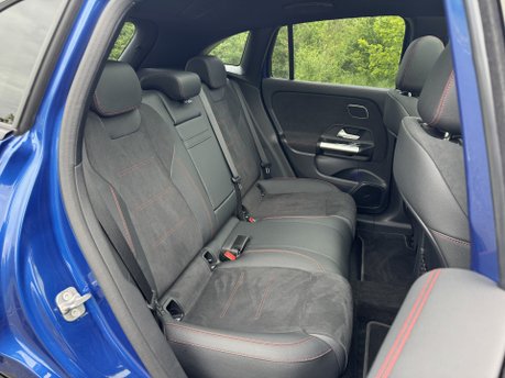 Mercedes-Benz EQA EQA 300 4Matic AMG Line Premium Plus Auto Electric 66 KWH PAN ROOF/HEADS UP 28