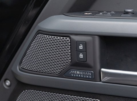 Land Rover Defender 110 X P400 24