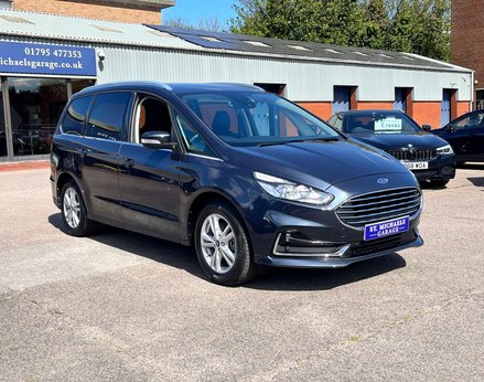 Ford Galaxy 2.5 Galaxy Titanium HEV CVT 5dr 4