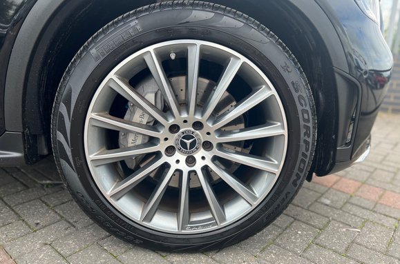 Mercedes-Benz GLC GLC 300 D 4MATIC AMG LINE PREMIUM 18