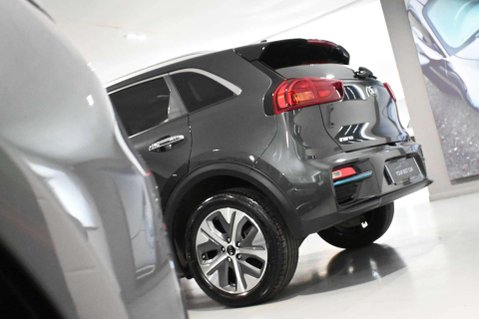Kia Niro 4 PLUS 2
