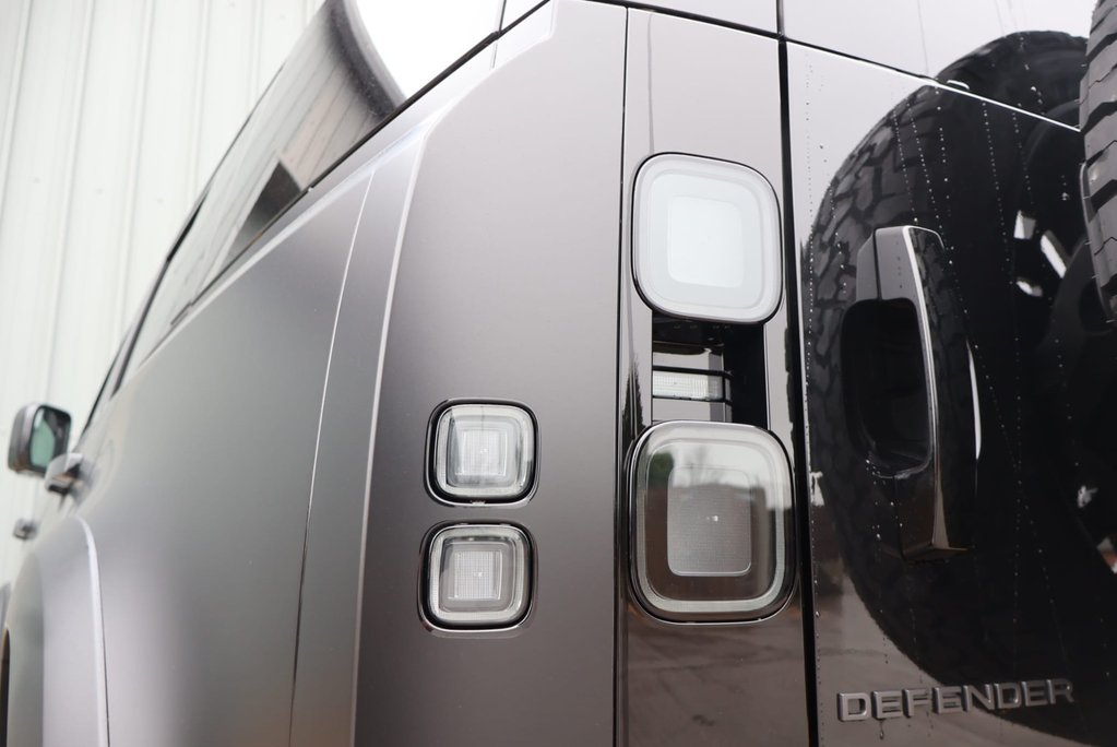 Land Rover Defender 110 2026 D350 HARD TOP X-DYNAMIC HSE PPF SEEKER STYLED WITH SEATS  28