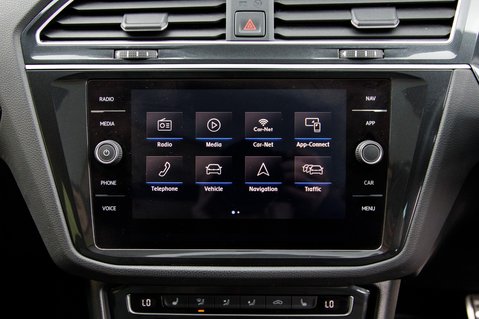 Volkswagen Tiguan R-LINE TECH TDI 4MOTION DSG 16