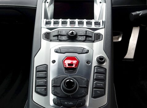 Lamborghini Aventador LP 700-4 20