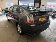 Toyota Prius 1.5 T Spirit CVT 5dr 4