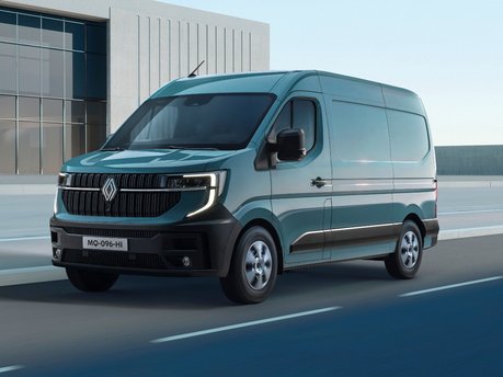 New renault master front view 2024