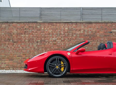 Ferrari 458 Spider 24