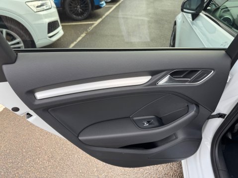 Audi A3 S LINE TFSI BLACK EDITION 60