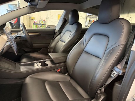 Tesla Model 3 Standard Range Plus Auto RWD 4dr 33