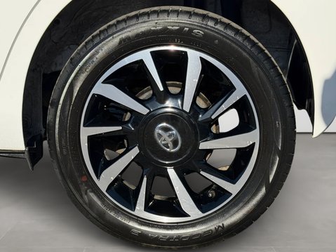 Toyota Aygo 1.0 VVT-i X-Trend TSS 5dr [Bi-tone] 14